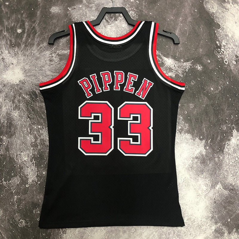 Chicago Bulls Scottie Pippen 1997/98 Black Jersey By Mitchell & Ness