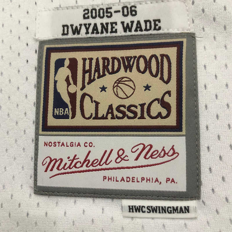 Miami Heat Dwayne Wade 2005/06 White Jersey By Mitchell & Ness